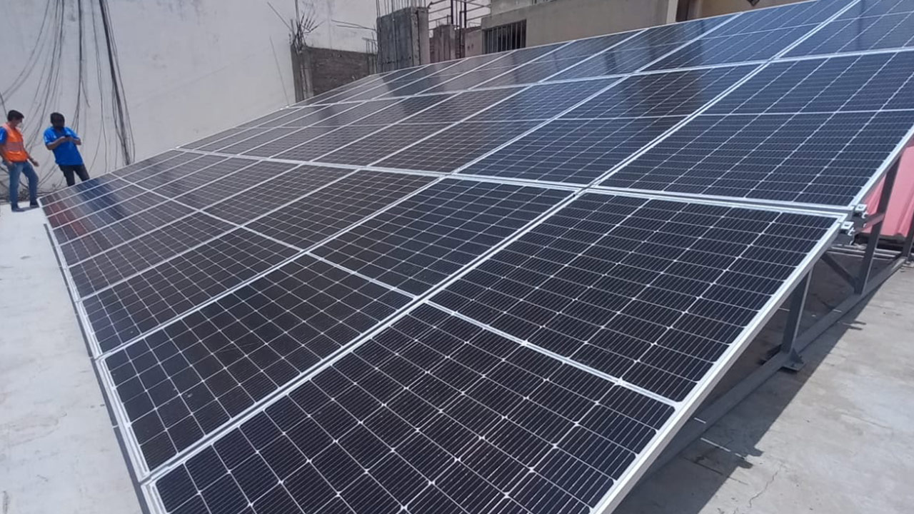 sistema fotovoltaico Caja Arequipa